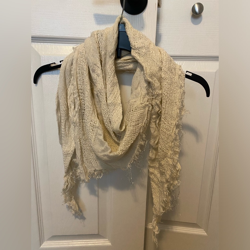 ⭐️5/$15! 8 Scarf Bundle! - Picture 12 of 16
